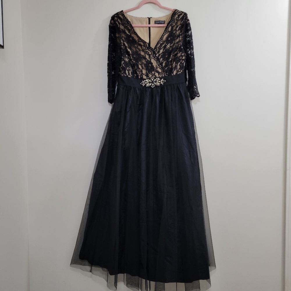 Jessica Howard lace/tulle black gown 14